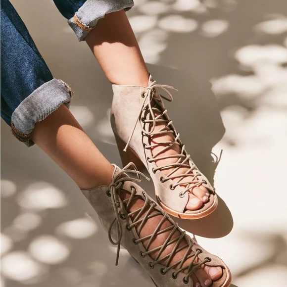 Jeffrey Campbell - CORS - Suede Taupe Lace Up Heels Size 7 - Picture 14 of 15